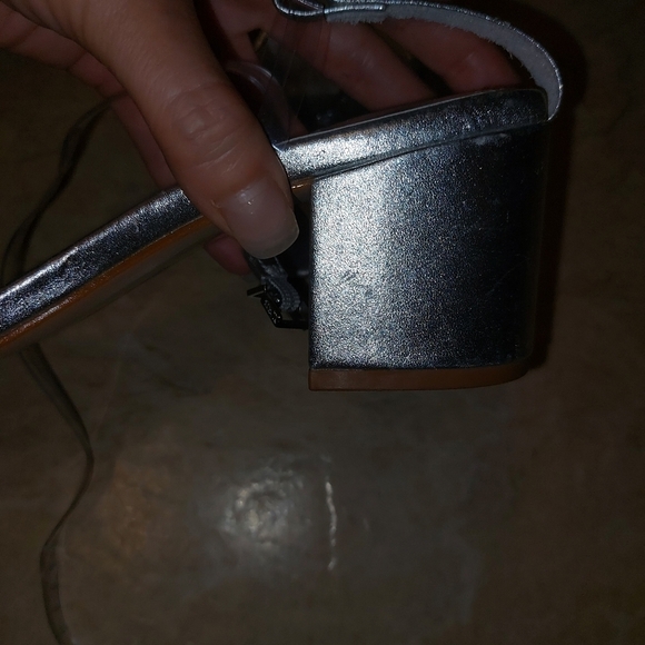 Shnutz Elyda  mid silver bow tie anckle strap open toe sandals size 6.5B nwt - Picture 7 of 7